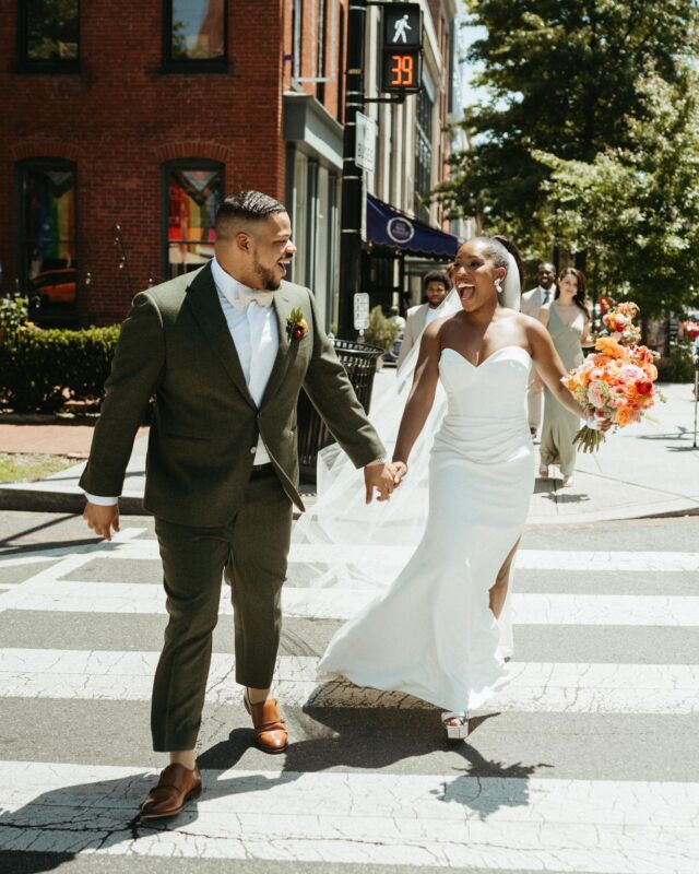 We’re choosing to fully ignore today’s weather forecast (ignorance is bliss, right? 🫣) and focus on sunnier, brighter days like this one ☀️  This adorable couple tied the knot with all of their loved ones on Fathom Gallery 14th Street’s roofdeck and then kept the party going on 14th Street all day long, and we could not be more obsessed with that lineup 🤩🥂  Photographer: @imagesbybri 
Venues: @fathomgallery @gypsykitchen_dc 
Coordinator: @entitledmoments 
Florist: @lafleurenchantee.dmv 
Officiant: @greatereveryday 
Musicians: @dmvharpist
Rentals: @prettylittleweddingco 
Dress: @lovelybridedc 
Suit: @thecapitaltailorinc 
Jeweler: @sejosephjewelers  #weddingphotography #weddingplanner #weddinginspiration #eventplanning #weddingideas #weddingvenue #weddingceremony #modernbride #bridetobe2025 #DCwedding #weddinginspiration #DCbride #weddingdetails #modernweddings #washingtondc